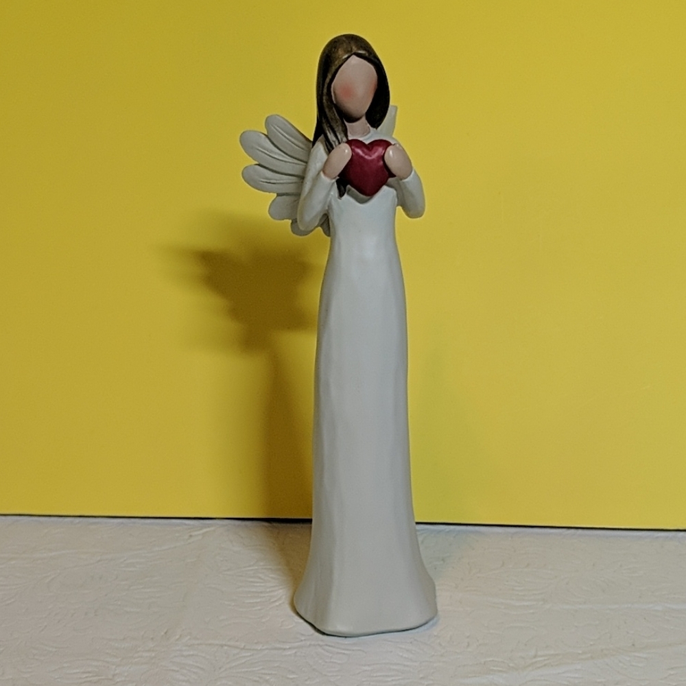 ENNAS Angel with Heart Figurine